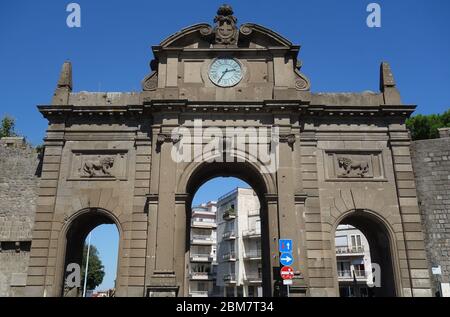 Altes Florentiner Tor in Viterbo, Italien Stockfoto