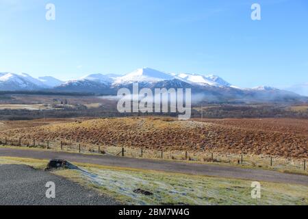 Blick auf die Grampian Mountains vom Commando Memorial, Scottish Highlands, Schottland, Großbritannien Stockfoto