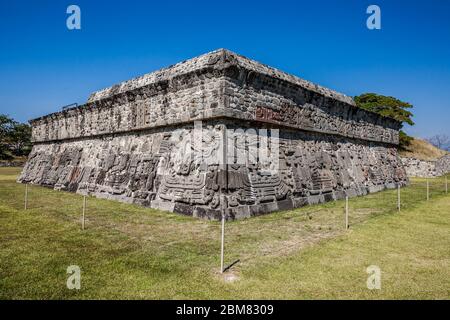 Tempel der Gefiederten Schlange in Xochicalco. Archäologische Stätte in Cuernavaca, Mexiko mit niemandem Stockfoto