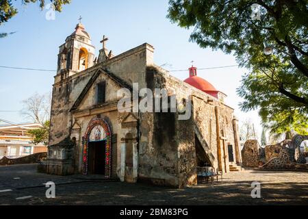 Cuernavaca, Morelos - 11/23/2016: La Iglesia de los Tres Reyes schöne alte Kirche Dekoration Stockfoto