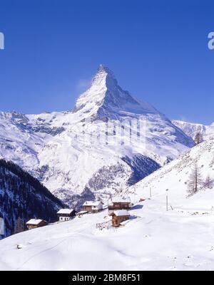 Matterhorn Mountain im Winterschnee, Zermatt, Wallis, Schweiz Stockfoto