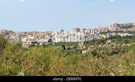 Panoramablick auf Agrigent Stadt an der Südküste von Sizilien, Italien Stockfoto