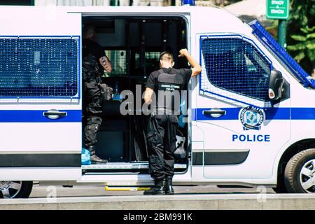 Athen Griechenland 7. September 2019 Blick auf einen griechischen Polizisten in den Straßen von Athen am Morgen Stockfoto