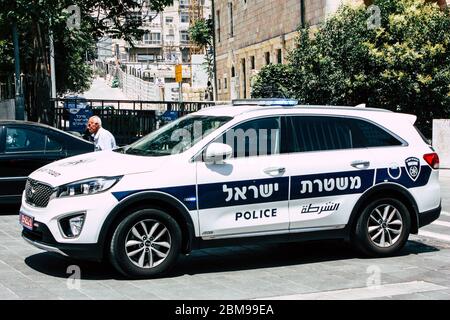 Jerusalem israel 08. Juni 2018 Blick auf das israelische Polizeiauto in der Jaffa Straße in Jerusalem am Morgen Stockfoto