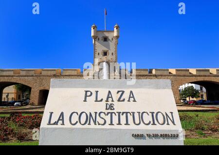 Las Puertas de Tierra, Constitution Plaza, Cadiz City, Andalusien, Spanien, Europa Stockfoto