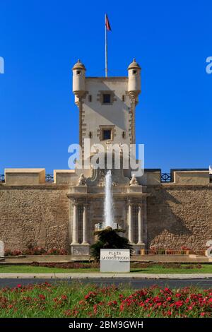 Las Puertas de Tierra, Constitution Plaza, Cadiz City, Andalusien, Spanien, Europa Stockfoto