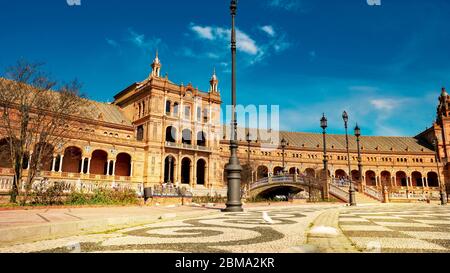 Sevilla, Spanien - 10 Februar 2020 :Plaza de Espana Spanien Platz Architektur Seitenansicht im schönen Sevilla Spanien Stadtzentrum Stockfoto