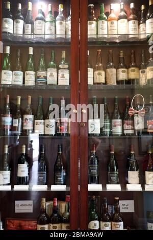 Probieren Sie die Weine in der Mission Estate Winery. La Grande Maison.älteste und berühmte feine Weinhersteller in Neuseeland. Napier, Hawkes Bay, Neuseeland. Stockfoto