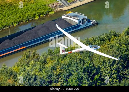 Segelflugzeug LS7 in Datteln-Hamm-Chanel, Wasseranlegestelle vor der Landung, 04.08.2019, Luftaufnahme, Deutschland, Nordrhein-Westfalen, Ruhrgebiet, Hamm Stockfoto