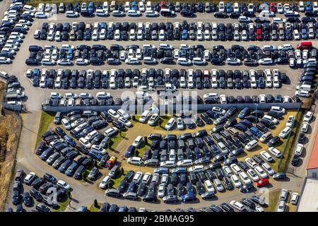 , Parkplatz und Abstellplatz für Autos der W. Potthoff GmbH in Bockum-Hoevel, 13.03.2017, Luftaufnahme, Deutschland, Nordrhein-Westfalen, Ruhrgebiet, Hamm Stockfoto