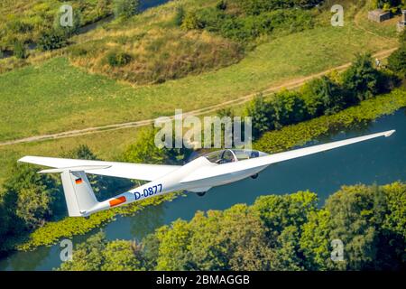 Segelflugzeug ASK21 im Flug über die Lippe, Landetraining, 04.08.2019, Luftaufnahme, Deutschland, Nordrhein-Westfalen, Ruhrgebiet, Hamm Stockfoto