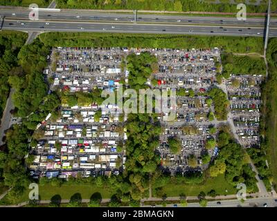 , Flohmarkt in der Emil-Figge-Straße in Dortmund-Hombruch, 06.05.2017, Luftaufnahme, Deutschland, Nordrhein-Westfalen, Ruhrgebiet, Dortmund Stockfoto