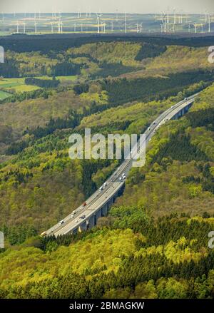 , Autobahn A44 in Diemelstadt, 11.05.2017, Luftaufnahme, Deutschland, Nordrhein-Westfalen Stockfoto