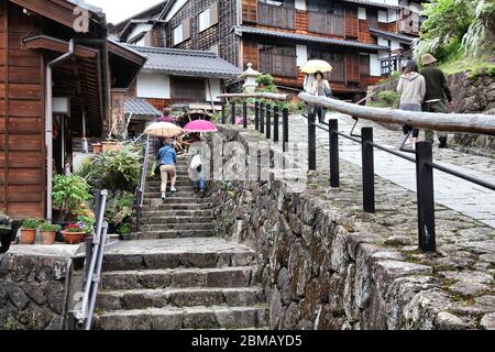 MAGOME, JAPAN - Mai 2, 2012: die Menschen besuchen Sie die Altstadt von Magome. Magome-juku war eine historische Post Stadt berühmten nakasendo Trail zwischen Kyoto und Edo. Stockfoto