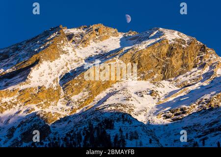 MONTAÑAS INVIERNO PARQUE NACIONAL GRAN PARADISO VALSAVARENCHE VALLE DE AOSTA ALPES ITALIA Stockfoto