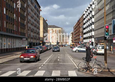 KOPENHAGEN, DÄNEMARK - 11. MÄRZ 2011: Menschen besuchen Kopenhagen, Dänemark. Es ist die Meistbesuchte Stadt in den nordischen Ländern mit 1.3 Millionen jährlichen Touris Stockfoto