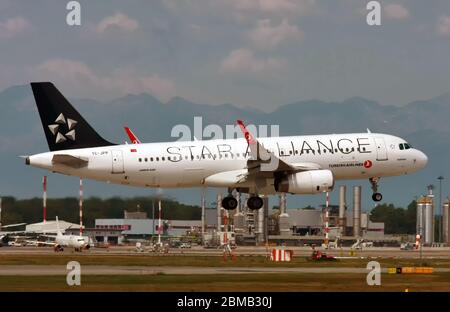 TC-JPP Turkish Airlines Airbus A320-232(WL) in Malpensa (MXP / LIMC), Mailand, Italien Stockfoto