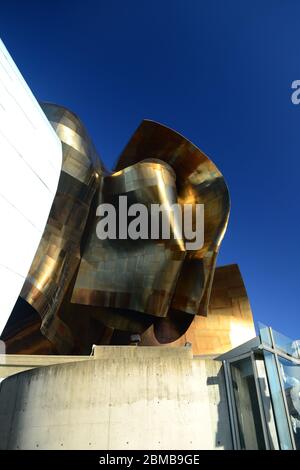 Seattle 2013, EMP Experience Music Project ist ein Museum der Popkultur und Science Fiction, entworfen vom kanadischen Architekten Frank Gehry. Stockfoto