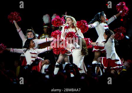 MADONNA - EDINBURGH, SCHOTTLAND - 21/7/2012 Tausende Fans begrüßten Madonna im Murrayfield Stadion, Edinburgh, in ihrem ersten schottischen Konzert. (P Stockfoto