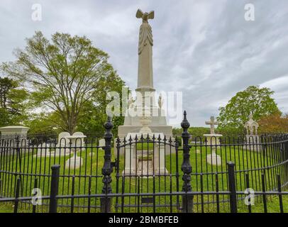 Greeneville, Tennessee, USA - 25. April 2020: Andrew Johnson-Familiengrundstück auf dem Nationalfriedhof, der seinen Namen trägt, in Greenville, Tennessee. Stockfoto