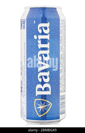 Ukraine, Kiew - 23. März 2020: Aluminium-Kaltbierschaufelschaufelschaufelschaufelschaufelschaufelschaufelschaufelschaufelschauf Wassertropfen. Datei enthält Beschneidungspfad. Stockfoto