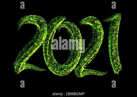 Frohes neues Jahr 2021 isolierte Zahlen Schriftzug von grünen Partikeln geschrieben. Auf schwarzem Hintergrund isolieren Stockfoto