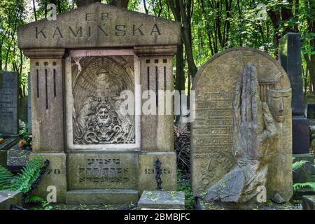 Grabsteine auf dem jüdischen Friedhof in Warschau, Polen Stockfoto