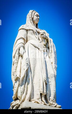 Mechelen, Belgien: Die Statue von Margarete von Österreich, Herzogin von Savoyen auf dem Grote Markt (Hauptplatz) mit Vignettiereffekt Stockfoto