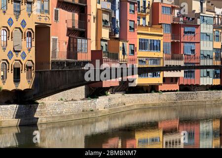 Gomez Brücke über den Fluss Onyar, Girona Stadt, Katalonien, Spanien, Europa Stockfoto