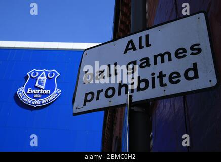 Liverpool, Großbritannien. Mai 2020. Everton's Goodison Park Stadion während der Aussetzung der Premier League. Ein Straßenschild an der Ecke der Goodison Road auf der Annäherung an das Stadion Kredit: Action Plus Sports/Alamy Live News Stockfoto