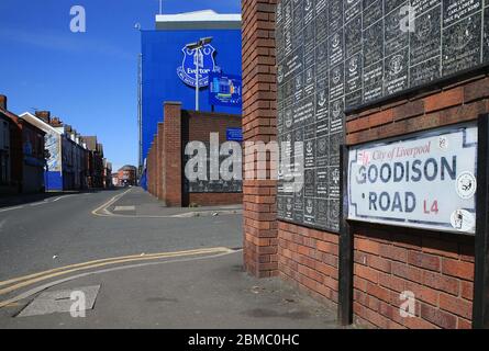 Liverpool, Großbritannien. Mai 2020. Everton's Goodison Park Stadion während der Aussetzung der Premier League. Ein Blick auf eine verlassene Goodison Road Credit: Action Plus Sports/Alamy Live News Stockfoto