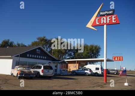 Midpoint Café, ein Restaurant, Souvenir- und Antiquitätenladen an der US Route 66 in Adrian, Texas Stockfoto