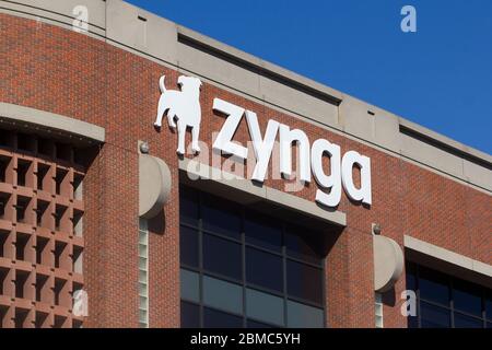 Das Zynga Logo ist im Zynga Headquarter in San Francisco zu sehen. Zynga Inc. Ist ein amerikanischer Entwickler von Social Games, der Social-Video-Spiele-Services betreibt. Stockfoto