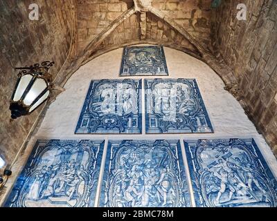 Im Inneren Carmo Kirche und Kloster in Lissabon in Portugal Stockfoto