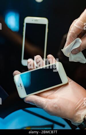 Der Klebeschutz auf dem iphone Stockfoto