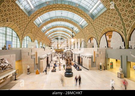 Musée d'Orsay Interieur in Paris Frankreich. Das Gebäude ist der ehemalige Gare d'Orsay, ein Beaux-Arts Bahnhof zwischen 1898 und 1900 gebaut. Stockfoto