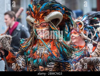 Maastricht, Niederlande - Februar 2020: Farben, Kostüme und Make-up für Mardi Gras Feiern in Limburger Provice Stockfoto