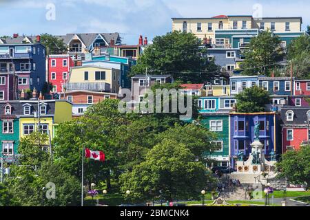 [St. John's, Neufundland - Aug 2019] farbenfrohe Stadt St. John's, Avalon Peninsula, Neufundland, Kanada Stockfoto