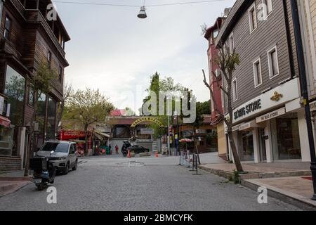 Geschlossener Blick auf den Arasta Bazaar. Straßen und Plätze sind leer, da im Sultanahmet-Viertel das neue Coronavirus Covid 19 ausbrach. Stockfoto