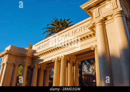 Detail des Eingangstors zum Mount Nelson Hotel in Kapstadt, Südafrika. Stockfoto