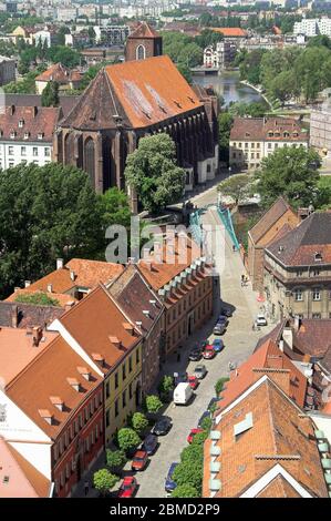 Breslau Polen, Blick auf die Kirche St. Maria auf dem Sande von oben. Breslau Polen, Ansicht der Kirche der Heiligen Maria auf dem Sand von oben. Na Piasku Stockfoto