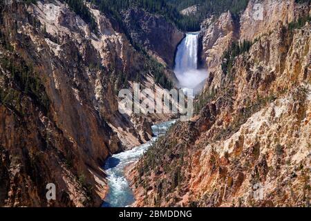 Während des Sturzfalls im Grand Canyon von Yellowstone Stockfoto