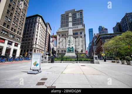 New York, N.Y/USA - 7. Mai 2020: Das Worth Monument and Square ist wegen der gesundheitlichen Risiken von COVID-19 ruhig. Quelle: Gordon Donovan/Alamy Live News Stockfoto