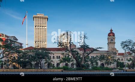 Das Sultan Abdul Samad Building gehört zu den frühesten Gebäuden im maurischen Stil von Kuala Lumpur. Erbaut 1897 und benannt nach dem amtierenden Sultan. Stockfoto