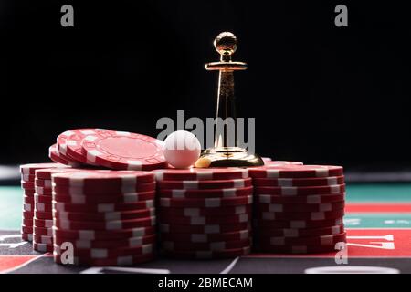 Roulette Dolly am Casino Spieltisch Stockfoto