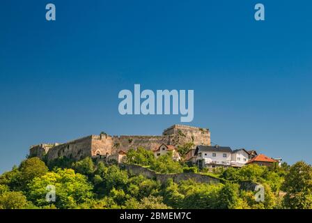 Festungswälle über der Stadt Jajce, Zentralbosnan Kanton, Bosnien und Herzegowina, Südosteuropa Stockfoto