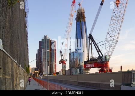 Bau des Crown Casion Tower im Barangaroo in Sydney Stockfoto