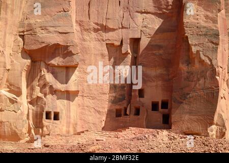 Löwengräber in den Felsen von al-Khuraybah, Dedan, Al Madinah Provinz, Alula, Saudi Arabien Stockfoto