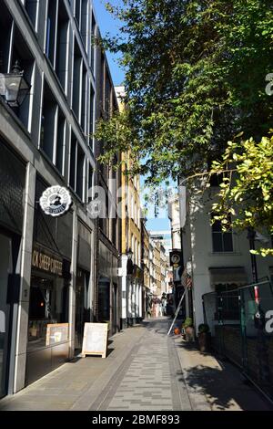 Herbstsonne, Bow Lane, City of London, Großbritannien Stockfoto