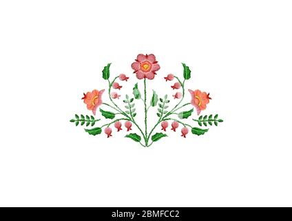 Stickerei eines zarten Bouquet mit exotischen Blüten von rosa und orange Blütenblätter und Zweige mit Blättern und Beeren auf weißem Hintergrund Stockfoto
